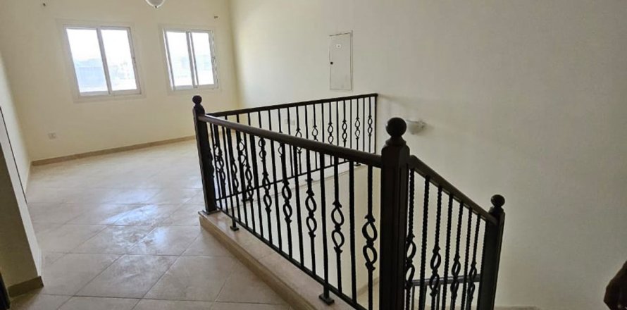 Villa asukohaga Deira, Dubai, AÜE: 3 magamistoaga, 233.1 m² Nr 660495