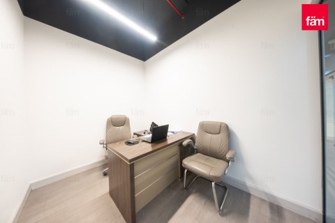 Dubai, BAE’de kiralık ofis 196 m&sup2; No 696817 - fotoğraf 7