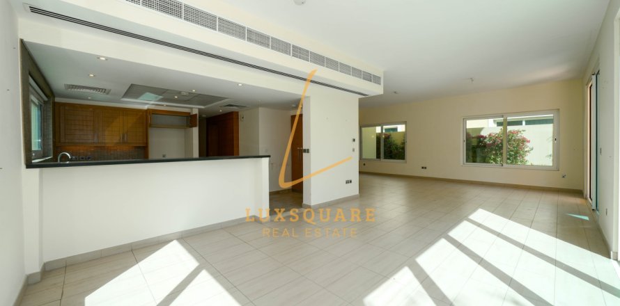 Βίλα σε Jumeirah Park, Dubai, ΗΑΕ 4 υπνοδωμάτια, 504 τ.μ. Αρ. 763887