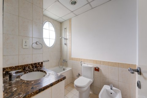 Villa en venta en Al Wasl, Dubai, EAU 2 dormitorios, 172 m2 № 709742 - foto 12