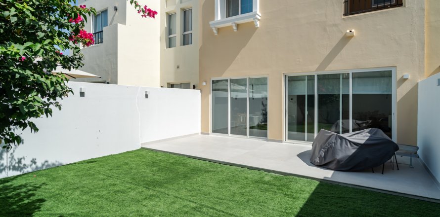 Villetta a schiera a Dubai, EAU 2 camere da letto, 157 mq. № 709739