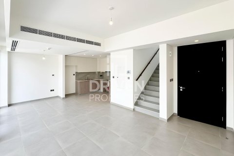 Villa en venta en The Valley, Dubai, EAU 3 dormitorios, 174 m2 № 654213 - foto 2