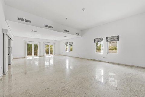 Vila u The Villa, Dubai, UAE 5 spavaćih soba, 1199.19 m2 Br. 748310 - fotografija 7