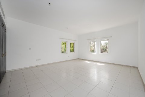 Vila u The Villa, Dubai, UAE 5 spavaćih soba, 1199.19 m2 Br. 748310 - fotografija 14