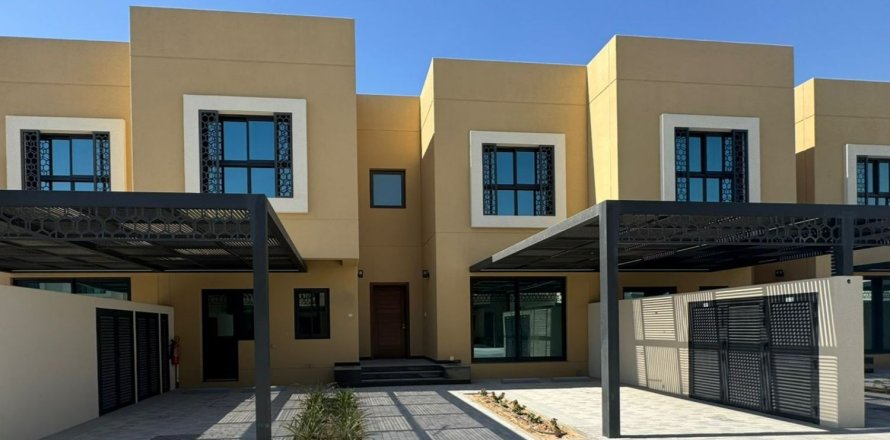 Kuća u nizu u gradu Sharjah, UAE 4 spavaće sobe, 255.48 m2 Br. 749252
