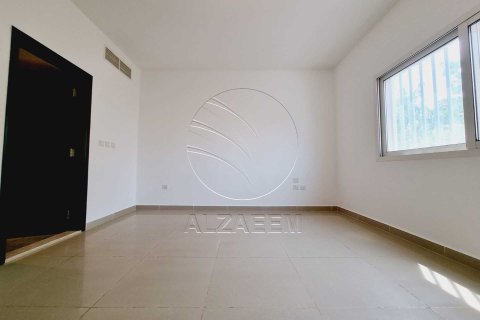 Villa til salgs i Abu Dhabi, Emiratene 3 soverom, 225 kvm Nr. 662970 - Foto 6