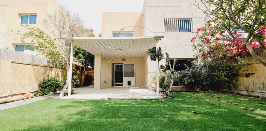 Villa i Abu Dhabi, Emiratene 3 soverom, 225 kvm nr. 662970