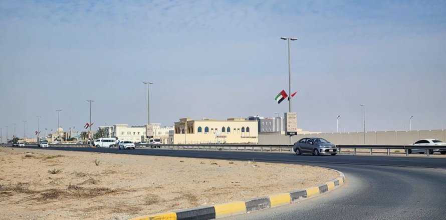 Zemlja u gradu Al Rahmaniya, Sharjah, UAE 360 m2 Br. 749131