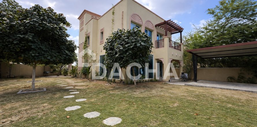 Vilë në Jumeirah Village Triangle, Dubai, Emiratet e Bashkuara Arabe 4 dhoma gjumi, 250 m2. № 706875