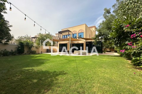 Jumeirah Village Triangle、Dubai、UAEにあるヴィラ 2ベッドルーム、280 m2 No706876