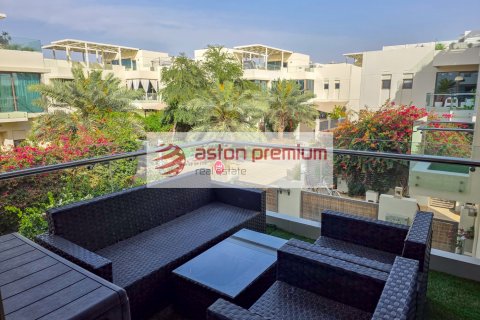 Villa in The Sustainable City, Dubai, UAE 3 bedrooms, 316 sq.m. № 703453 - photo 12