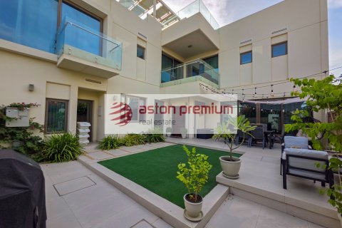Villa in The Sustainable City, Dubai, UAE 3 bedrooms, 316 sq.m. № 703453
