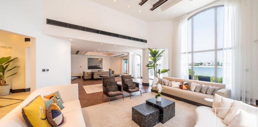 Villa a Palm Jumeirah, Dubai, EAU 4 camere da letto, 622 mq. № 642084