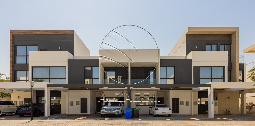 خانه شهری در Abu Dhabi ، امارات متحده عربی 3 خوابه ، 198 متر مربع.  شماره 662992