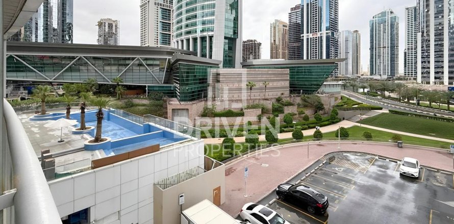 Apartment in Jumeirah Lake Towers, Dubai, UAE 1 bedroom, 69.96 sq.m. № 742422