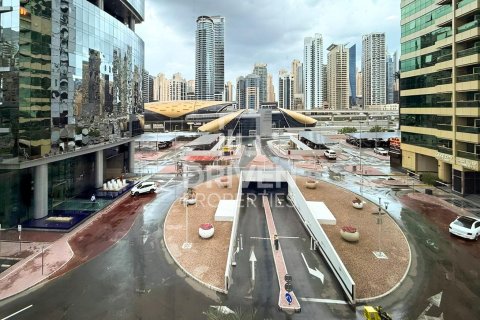 Apartment in Jumeirah Lake Towers, Dubai, UAE 1 bedroom, 69.96 sq.m. № 742422 - photo 2