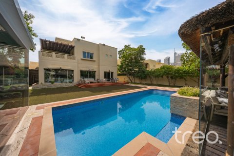 Villa à Meadows, Dubai, EAU: 4 chambres, 812.07 m2 № 733424
