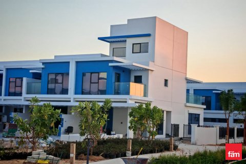Kuća u nizu u gradu Dubai, UAE 5 spavaće sobe, 298.8 m2 Br. 699780 - Slika 1