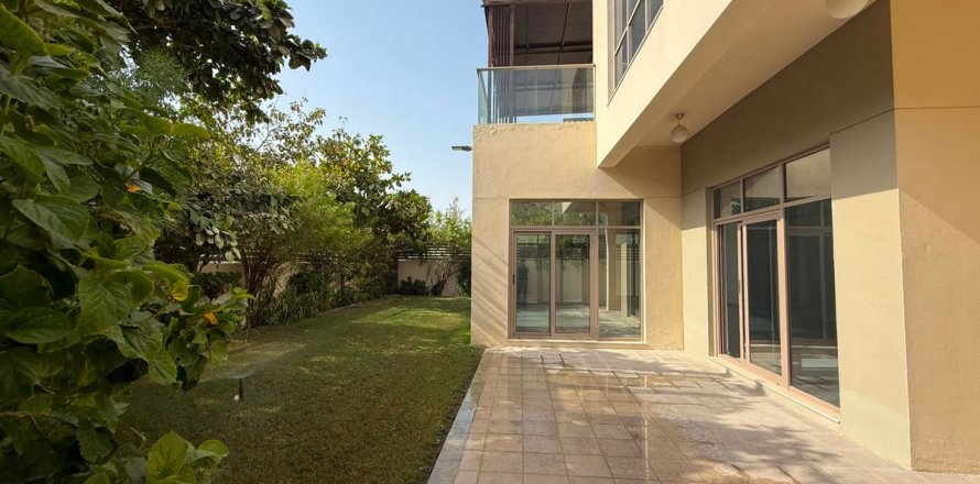 Villa asukohaga Al Furjan, Dubai, AÜE: 4 magamistoaga, 619.1 m² Nr 726362