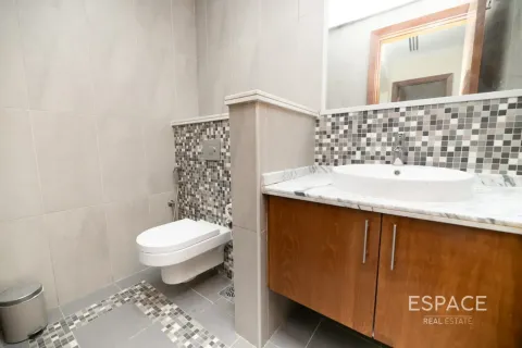 Villa zur Miete in Jumeirah Park, Dubai, VAE 4 Schlafzimmer, 471 m2 Nr. 738230 - Foto 7