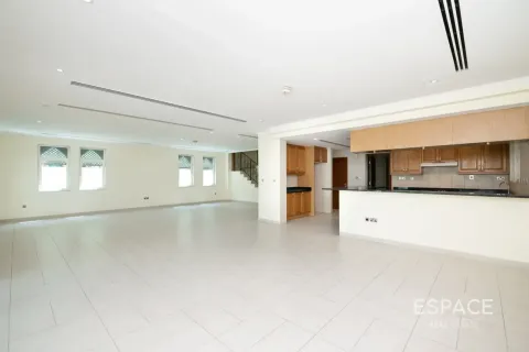 Villa zur Miete in Jumeirah Park, Dubai, VAE 4 Schlafzimmer, 471 m2 Nr. 738230 - Foto 5