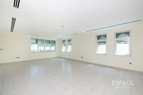 Villa zur Miete in Jumeirah Park, Dubai, VAE 4 Schlafzimmer, 471 m2 Nr. 738230 - Foto 3