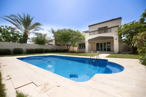 Villa zur Miete in Jumeirah Park, Dubai, VAE 4 Schlafzimmer, 471 m2 Nr. 738230 - Foto 1