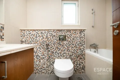 Villa zur Miete in Jumeirah Park, Dubai, VAE 4 Schlafzimmer, 471 m2 Nr. 738230 - Foto 10