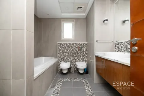 Villa zur Miete in Jumeirah Park, Dubai, VAE 4 Schlafzimmer, 471 m2 Nr. 738230 - Foto 16