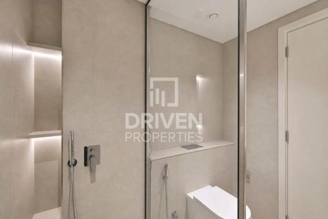 Apartment til salg i Al Satwa, Dubai, UAE 2 soveværelser, 103.49 kvm № 766961 - foto 14