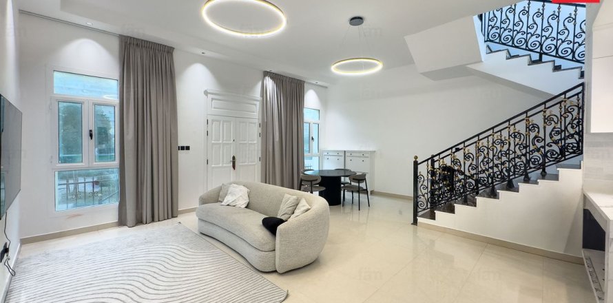 Townhouse în Wadi Al Safa 2, Dubai, EAU 3 dormitoare, 211.5 mp.  №689453