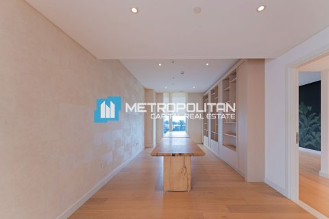 Appartement te huur in Saadiyat Island, Abu Dhabi, VAE 3 slaapkamers, 303.1 vr.m., nr 680445 - foto 13