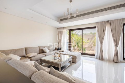 וילה ב Meydan, Dubai, איחוד האמירויות 4 חדרי שינה, 219 מ