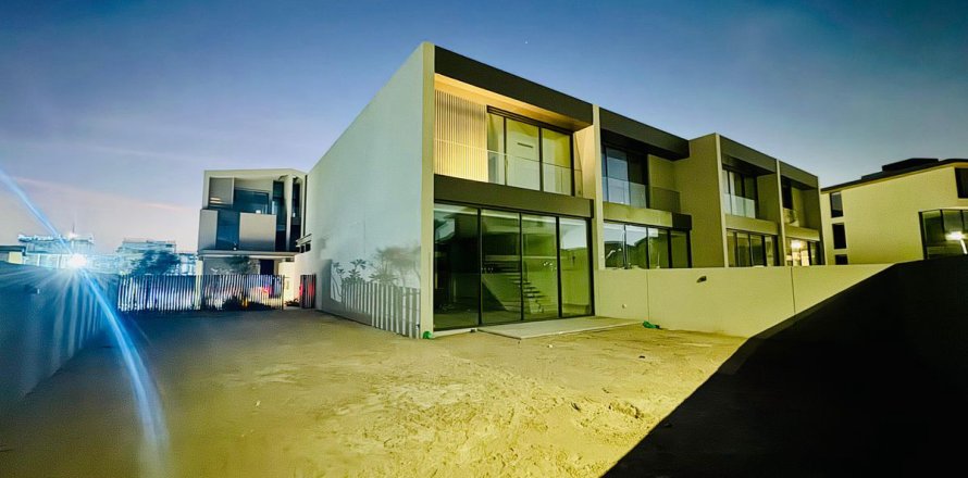 Townhouse în Dubai, EAU 3 dormitoare, 428.9 mp.  №701588