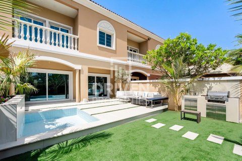 Townhouse sa Jumeirah Village Circle, Dubai, UAE 3 silid-tulugan, 247 sq.m. № 682693