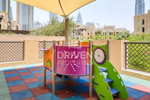 Купить квартиру в Даунтаун Дубай (Даунтаун Бурдж Дубай), ОАЭ 2 спальни, 130м2, № 682694 - фото 11