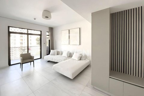 Купить квартиру в Даунтаун Дубай (Даунтаун Бурдж Дубай), ОАЭ 2 спальни, 130м2, № 682694 - фото 4