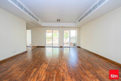 Dubai, BAE’de kiralık villa 3 yatak odası, 254.9 m² No 712690 - fotoğraf 3