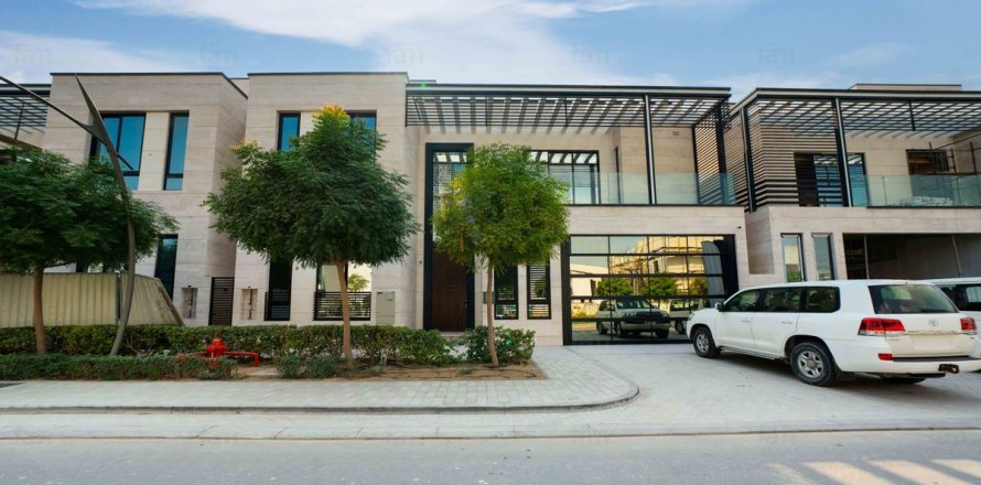 Villa à Dubai, EAU: 5 chambres, 690.4 m2 № 682183
