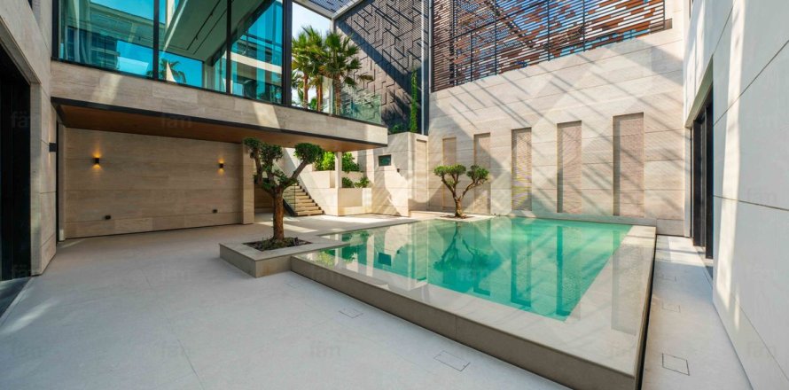 Villa in Dubai, VAE 5 slaapkamers, 690.4 vr.m. nr 682183