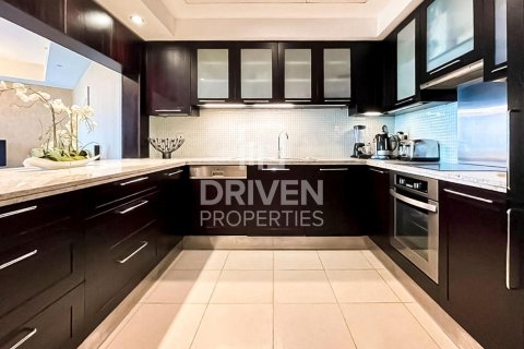 Apartment in The Views, Dubai, UAE 2 bedrooms, 132 sq.m. № 684387 - photo 7