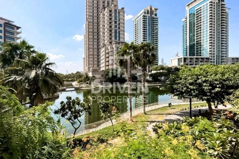 Apartment in The Views, Dubai, UAE 2 bedrooms, 132 sq.m. № 684387 - photo 17