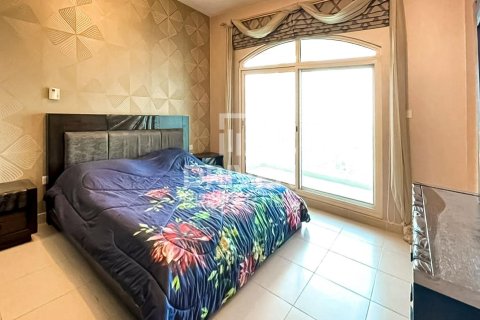 Apartment in The Views, Dubai, UAE 2 bedrooms, 132 sq.m. № 684387 - photo 5