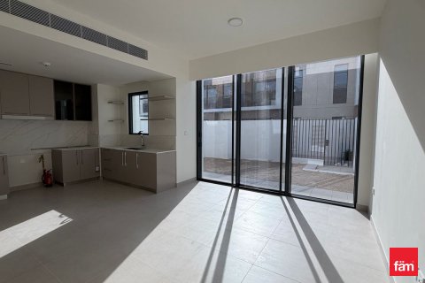 Vilë në Dubai, Emiratet e Bashkuara Arabe 3 dhoma gjumi, 144.8 m2. № 720365 - Foto 4