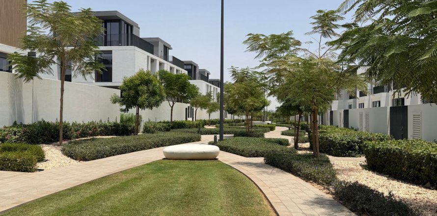 Vilë në Dubai, Emiratet e Bashkuara Arabe 3 dhoma gjumi, 144.8 m2. № 720365