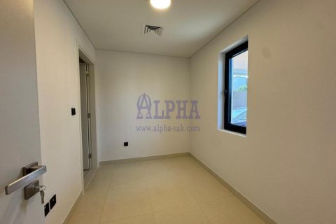 Зняти в оренду таунхаус в Al Hamra Village, Рас-эль-Хайма, ОАЕ 2 спальні, 136.9м2, № 686314 - фото 5