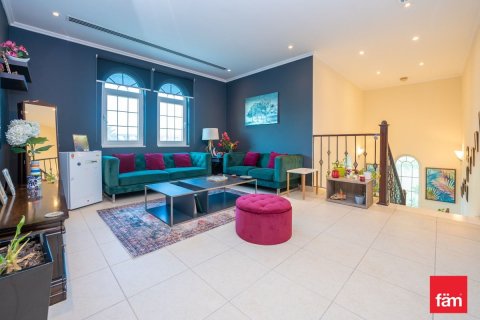 Villa zur Miete in Dubai, VAE 3 Schlafzimmer, 524.2 m2 Nr. 686312 - Foto 6