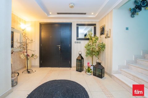 Villa zur Miete in Dubai, VAE 3 Schlafzimmer, 524.2 m2 Nr. 686312 - Foto 12