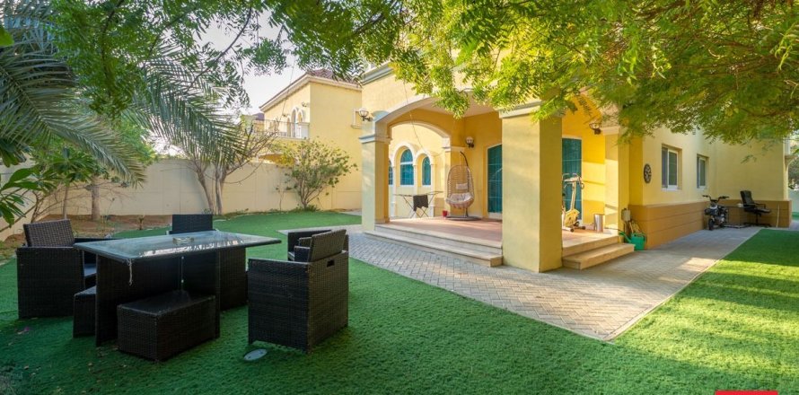 Villa in Dubai, VAE: 3 Schlafzimmer, 524.2 m2 Nr. 686312