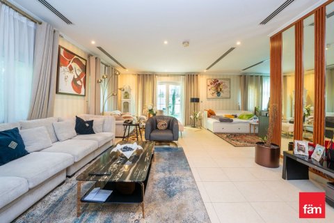 Villa zur Miete in Dubai, VAE 3 Schlafzimmer, 524.2 m2 Nr. 686312 - Foto 5